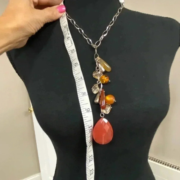 ADJUSTABLE NECKLACE - SILVER AND CORAL-AMBER COLORED BEADS. - Picture 7 of 7
